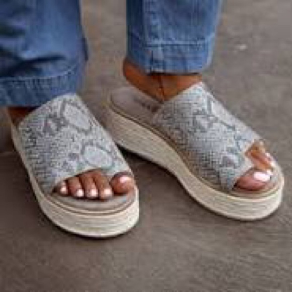 DIBA.True Demi Chase Snake Print Sandals. NIB